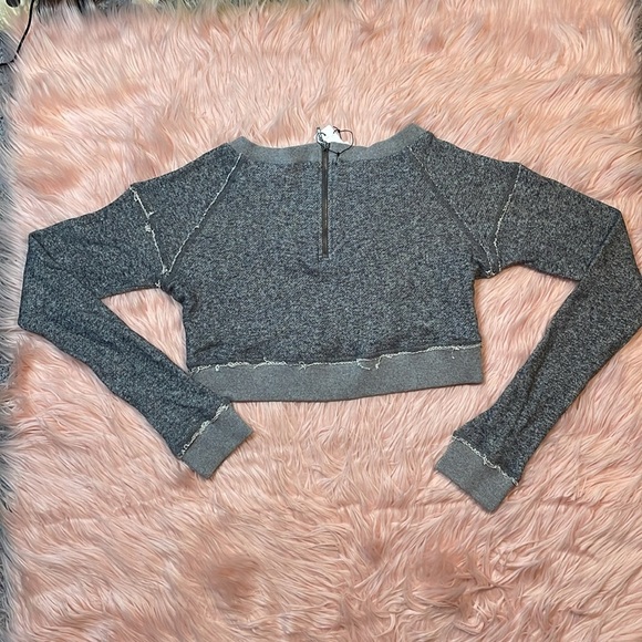 NWT Bloch Ultimate Stretch Active Dance Long Sleeve Gray Crop‎ Top Size Medium - Picture 5 of 7